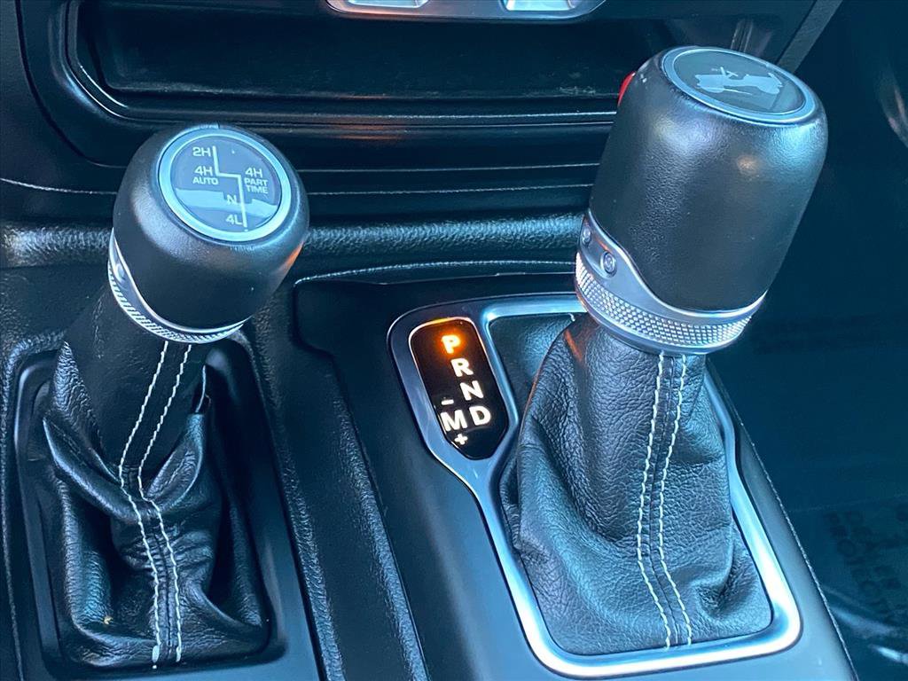 Used 2022 Jeep Wrangler Unlimited Sahara w/ Cold Weather Group image 21