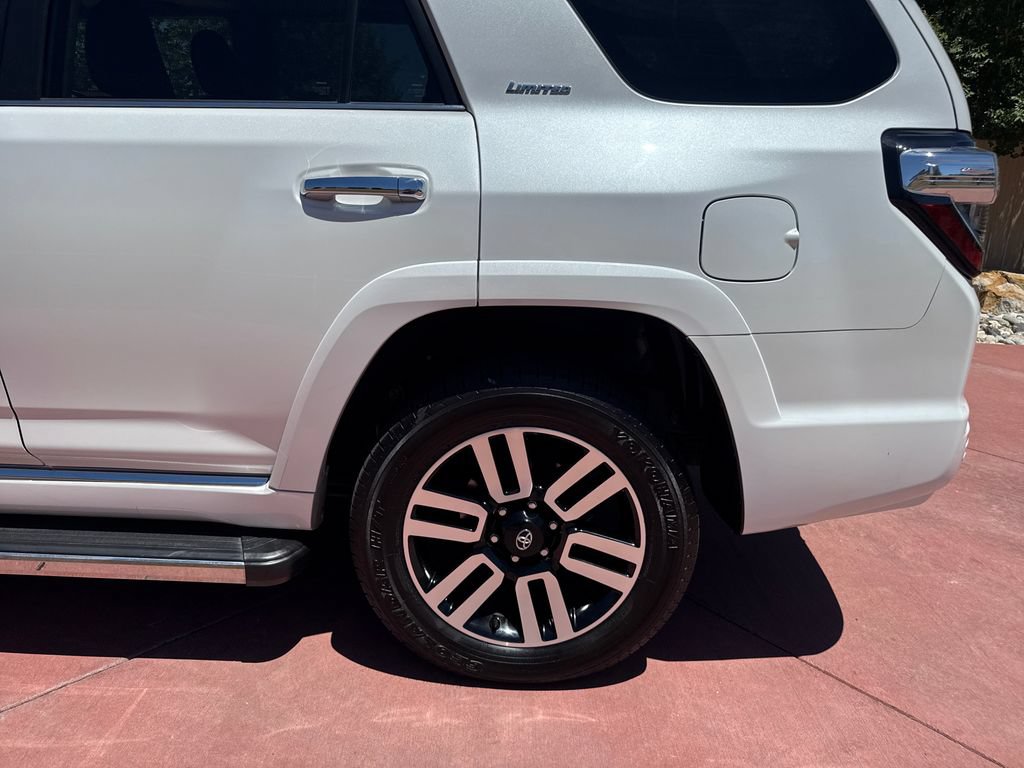Used 2024 Toyota 4Runner Limited AWD/4WD image 36