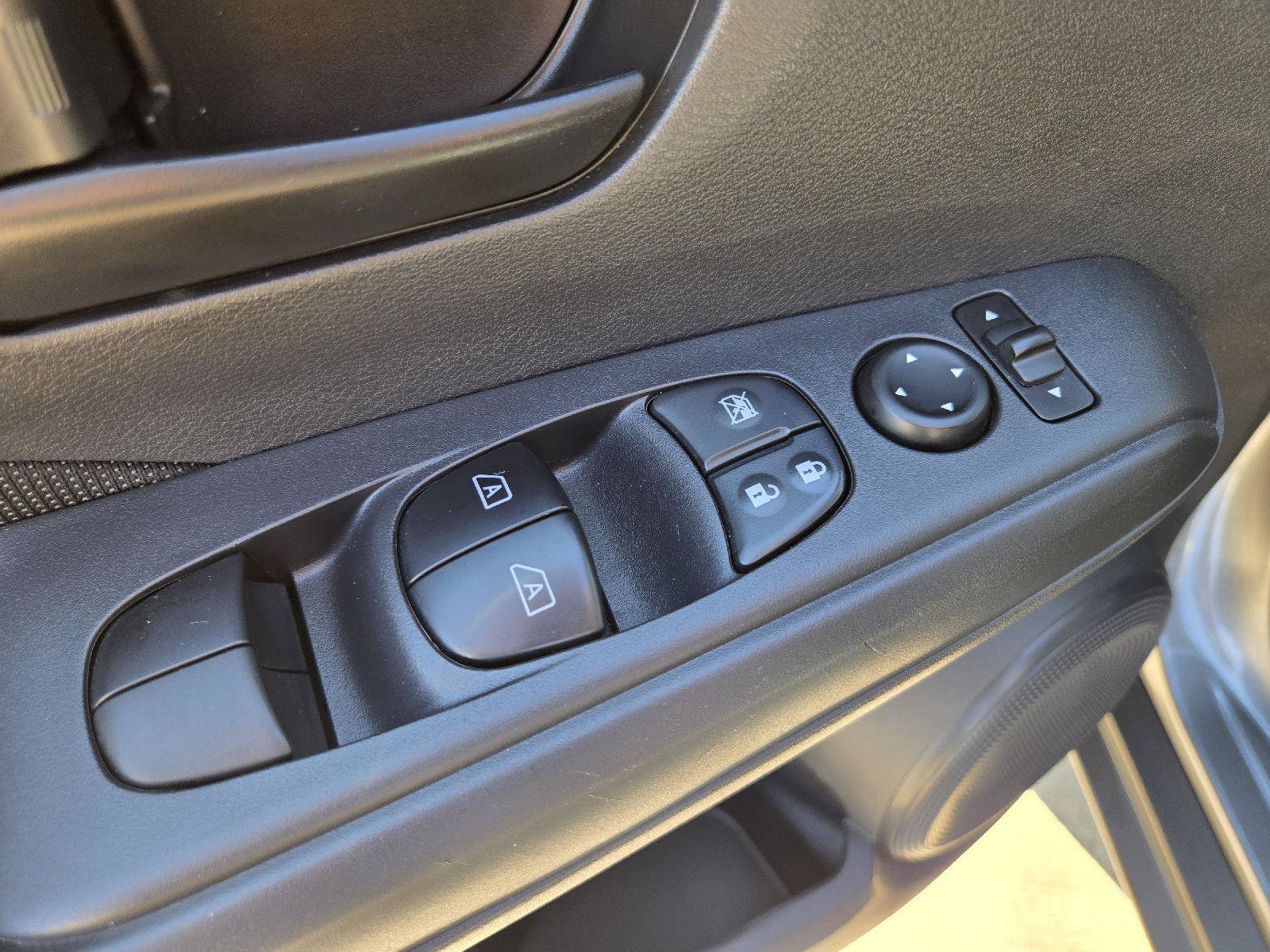 Used 2025 Nissan Kicks Play S FWD image 13