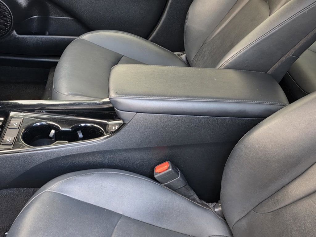 Used 2019 Toyota Prius XLE w/ Advanced Technology Package image 7