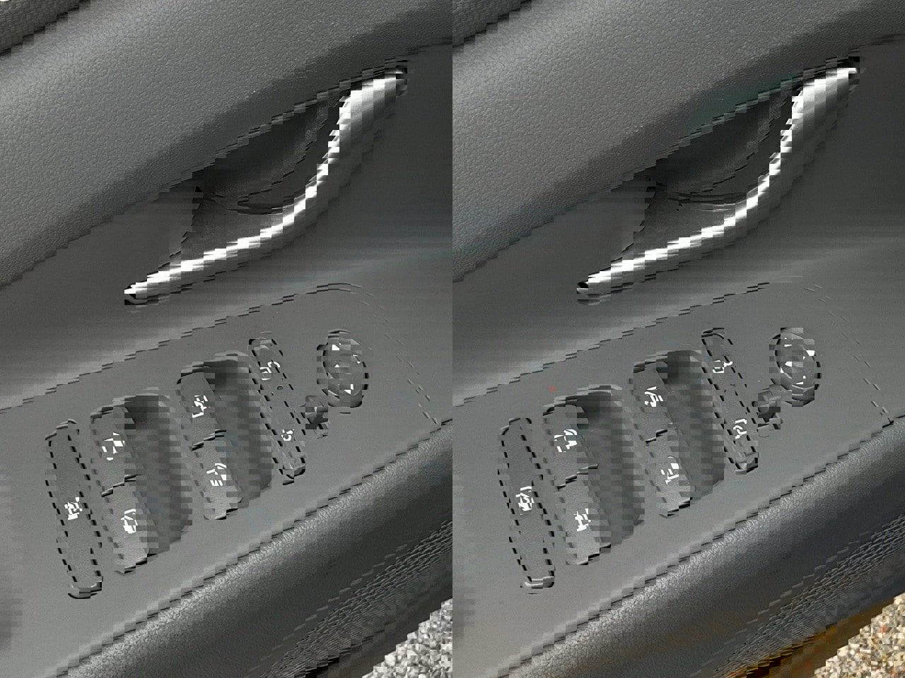 Used 2025 Hyundai Elantra SEL image 12