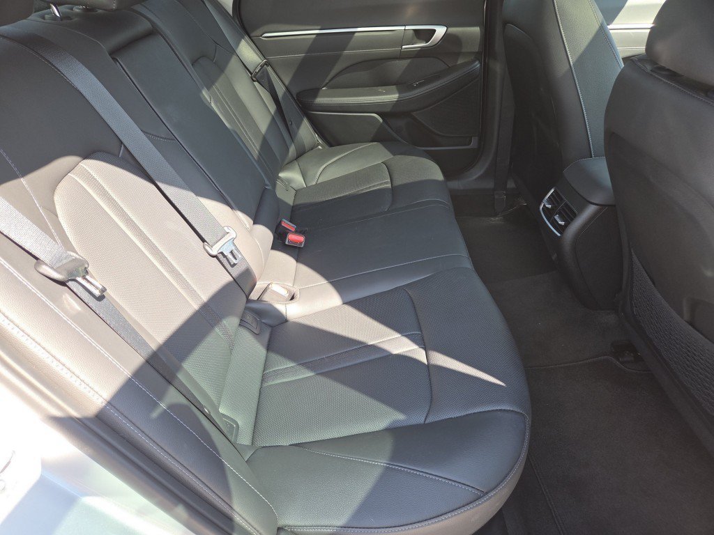 Used 2025 Hyundai Sonata Limited FWD image 5