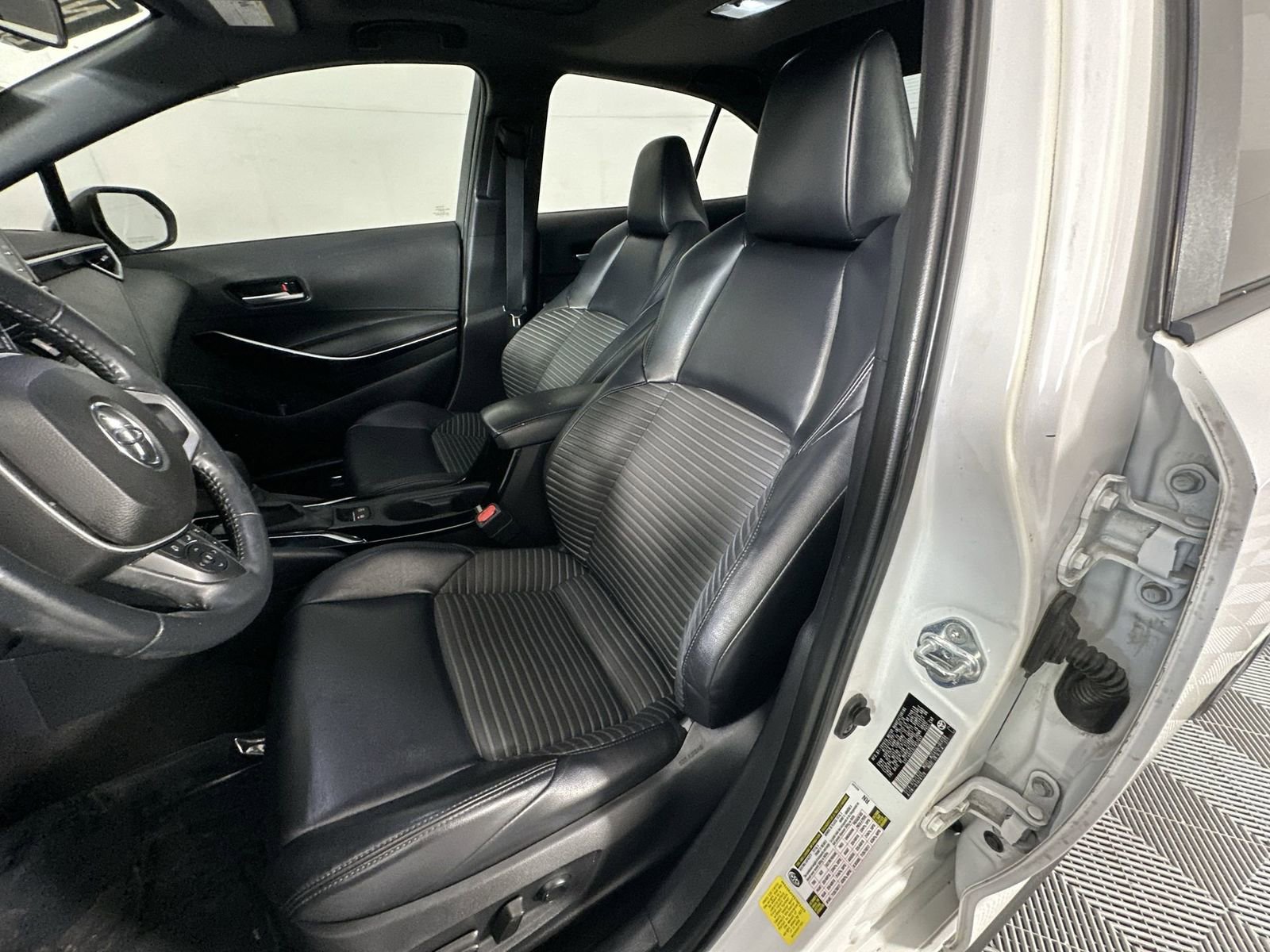 Used 2020 Toyota Corolla XSE FWD image 11
