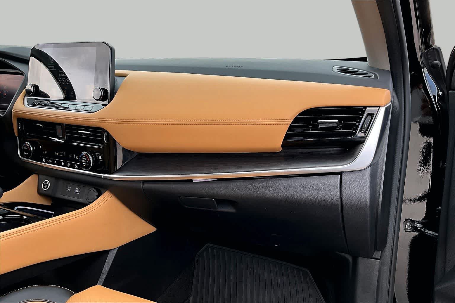 Used 2023 Nissan Rogue Platinum FWD image 19