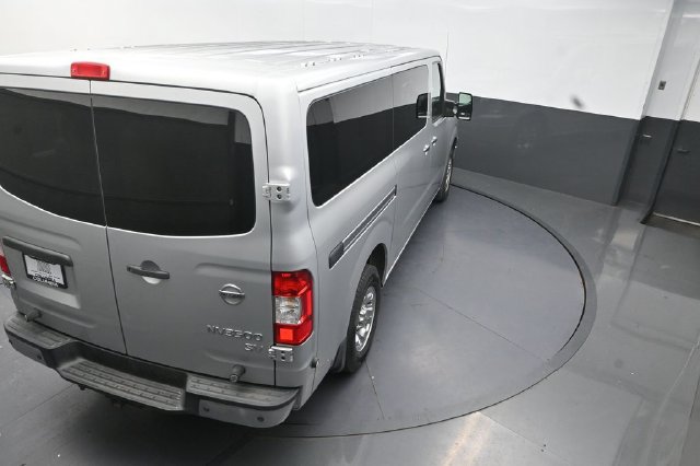 Used 2017 Nissan NV 3500 SV w/ SV Technology Package RWD image 18