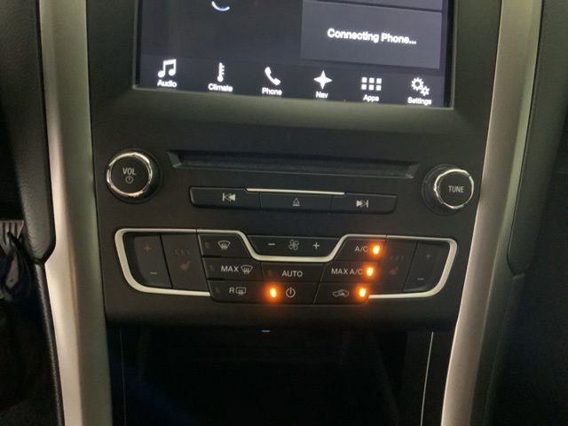 Used 2017 Ford Fusion SE w/ Equipment Group 202A FWD image 20