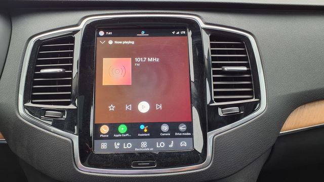 Certified 2024 Volvo XC90 B6 Plus image 29