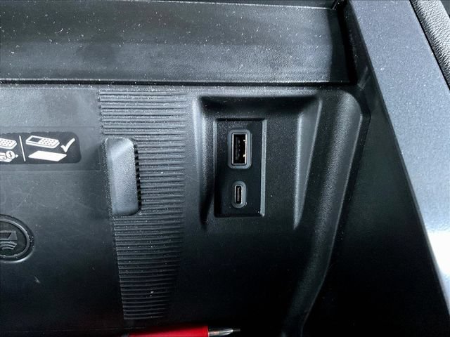 Used 2026 GMC Hummer EV SUV w/ LPO, Dark Essentials Package AWD/4WD image 18