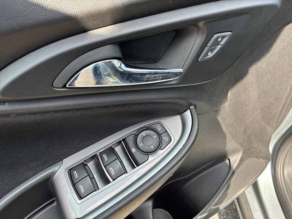 Used 2024 Chevrolet Malibu LT FWD image 32