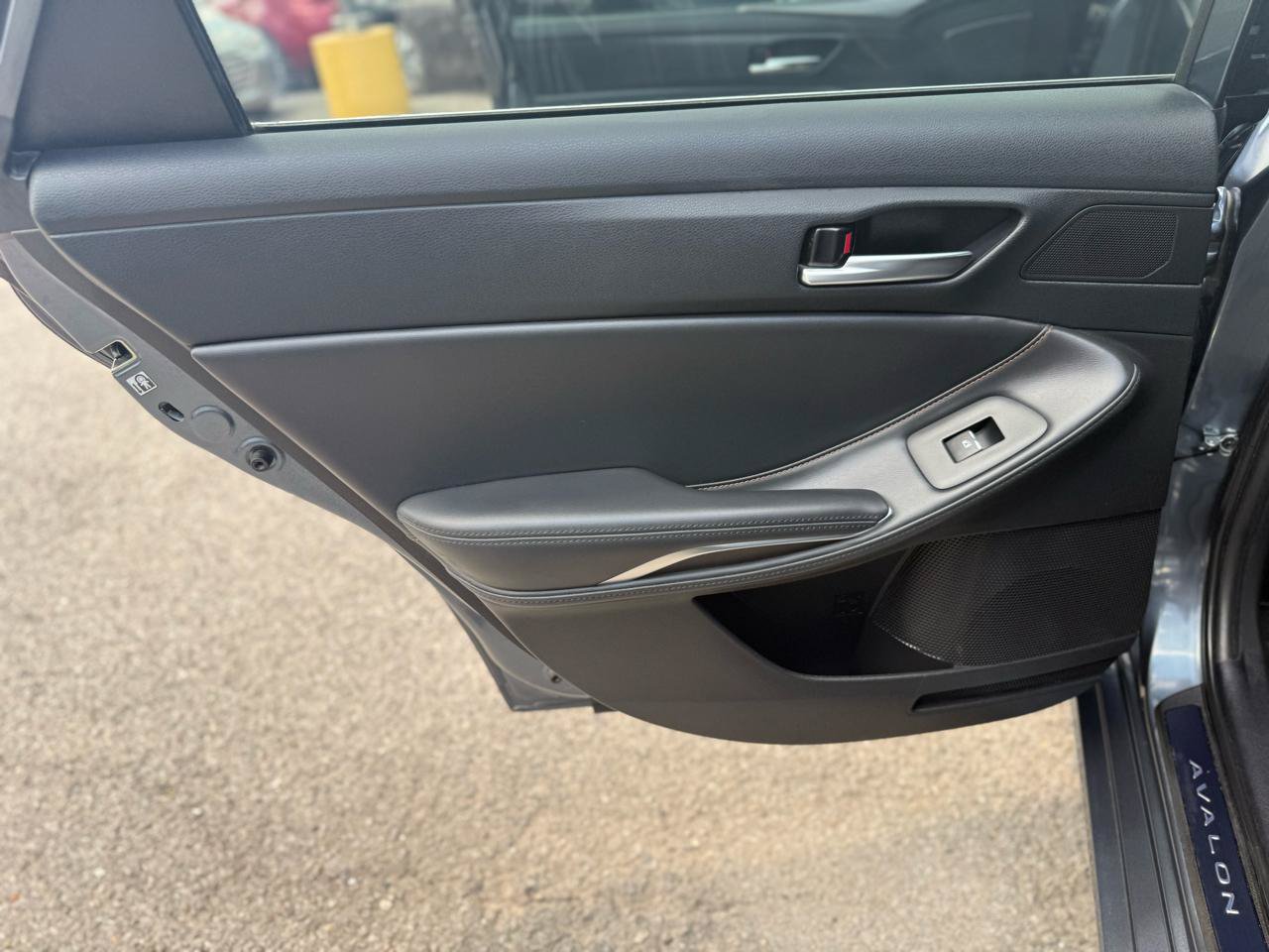 Used 2020 Toyota Avalon XSE FWD image 15