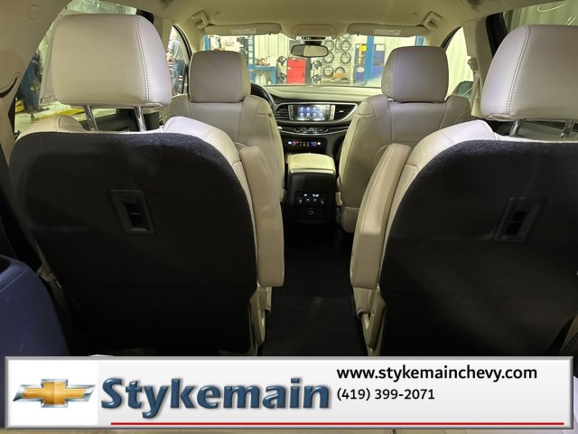 Used 2023 Buick Enclave Essence image 12