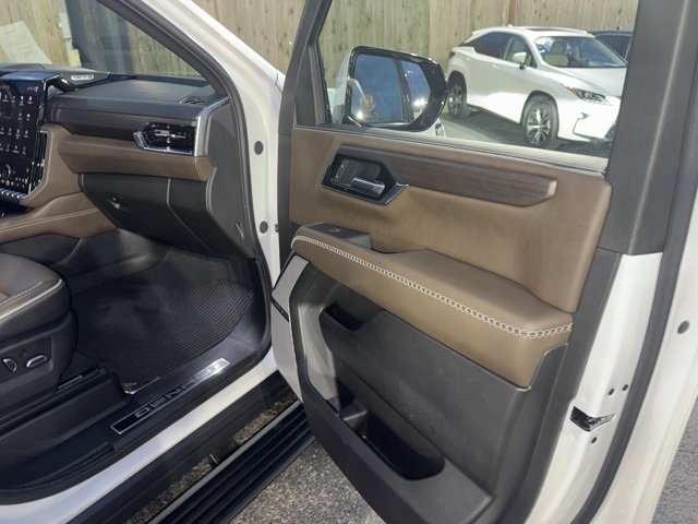 Certified 2025 GMC Yukon XL Denali Ultimate image 13