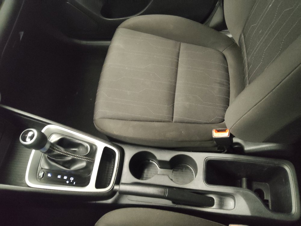 Used 2021 Hyundai Venue SE FWD image 26