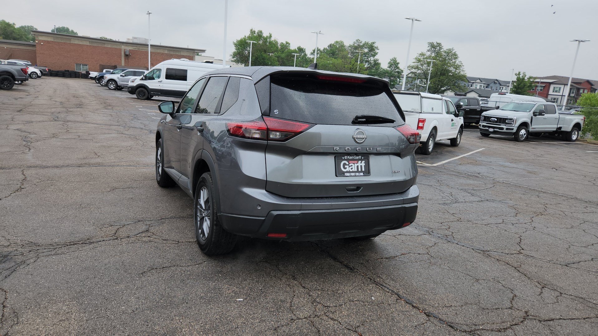 Used 2024 Nissan Rogue S AWD/4WD image 7