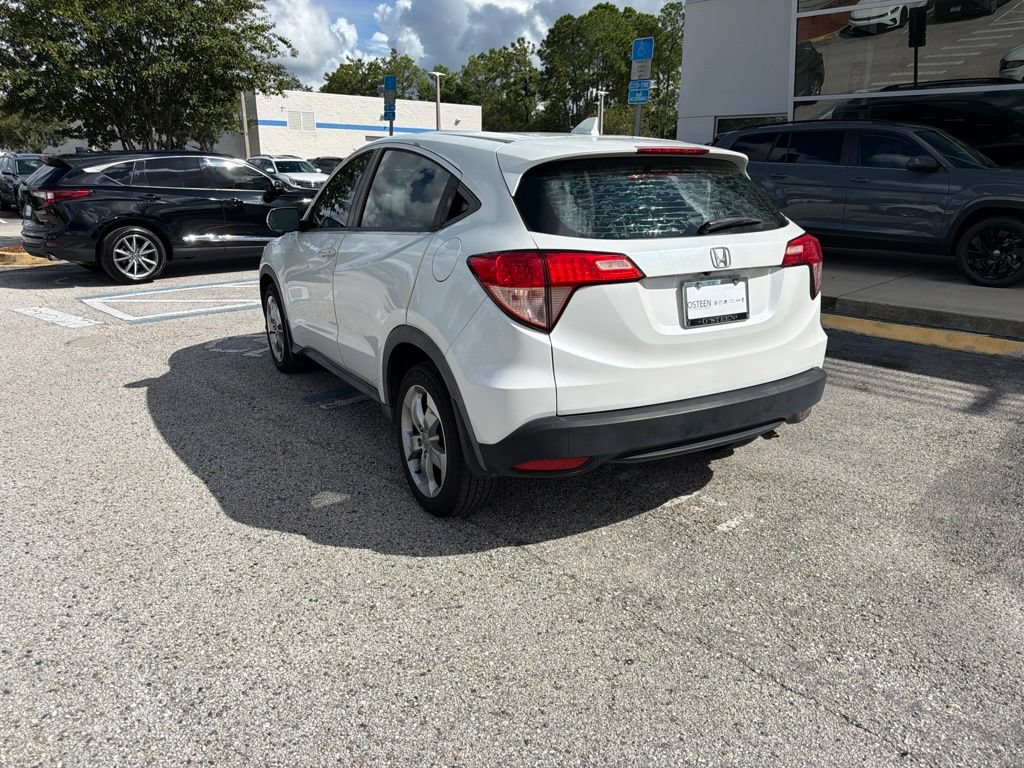 Used 2017 Honda HR-V LX image 10