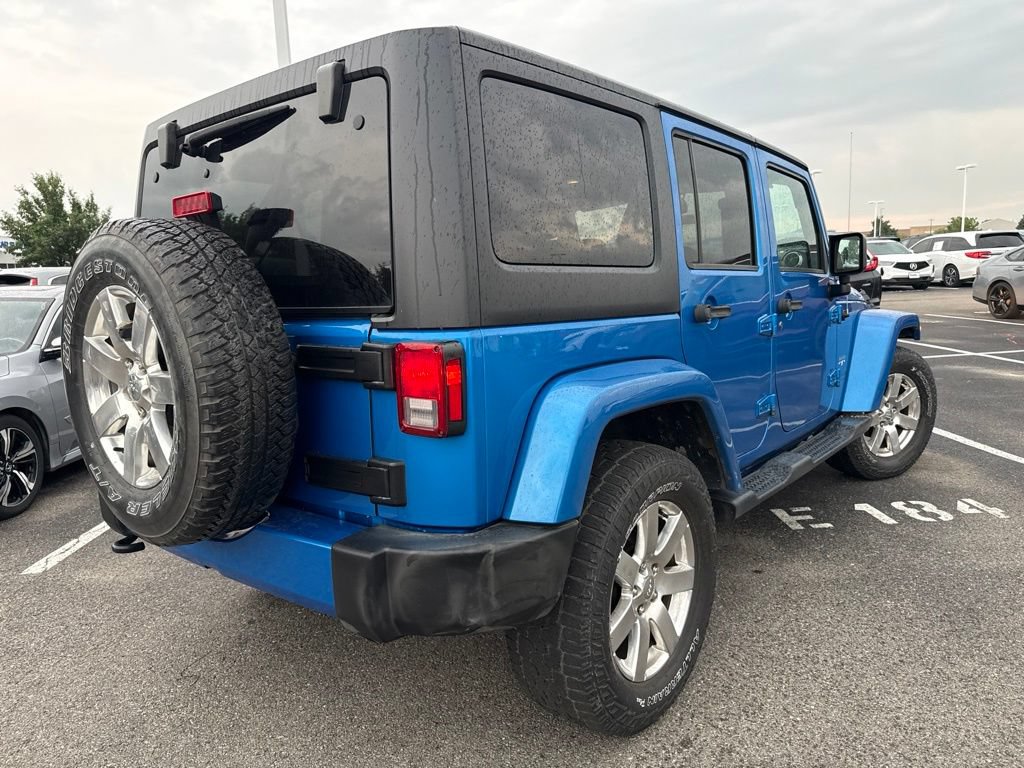 Used 2016 Jeep Wrangler Unlimited Sahara w/ Connectivity Group AWD/4WD image 13