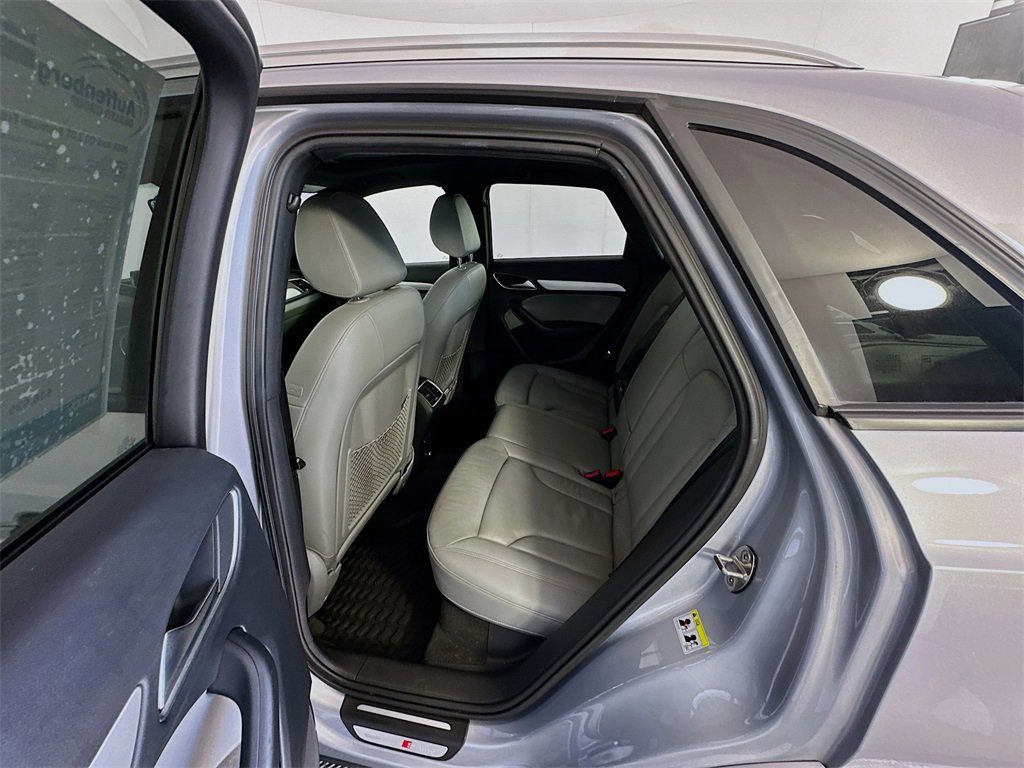 Used 2018 Audi Q3 2.0T Premium image 24