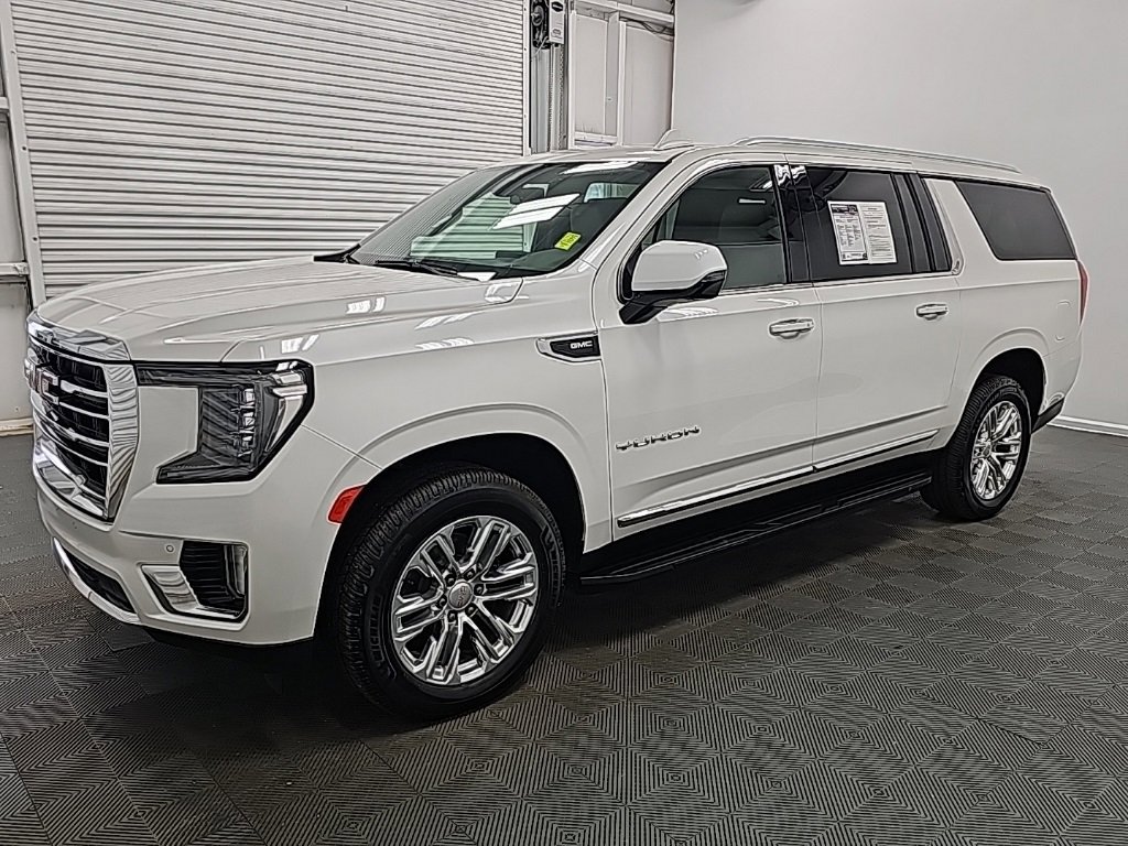 Used 2021 GMC Yukon XL SLT w/ SLT Premium Package image 4