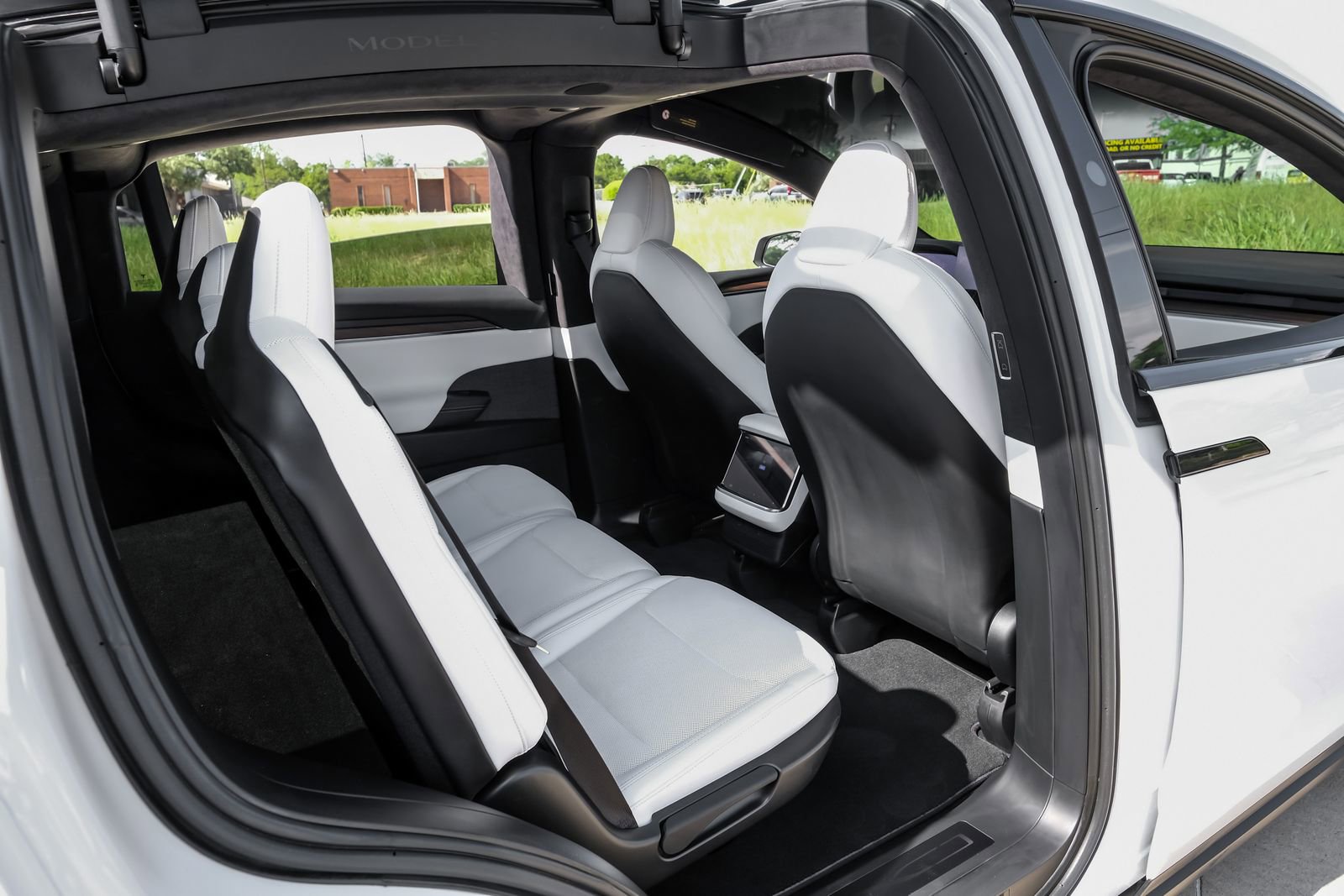 Used 2024 Tesla Model X AWD/4WD image 32