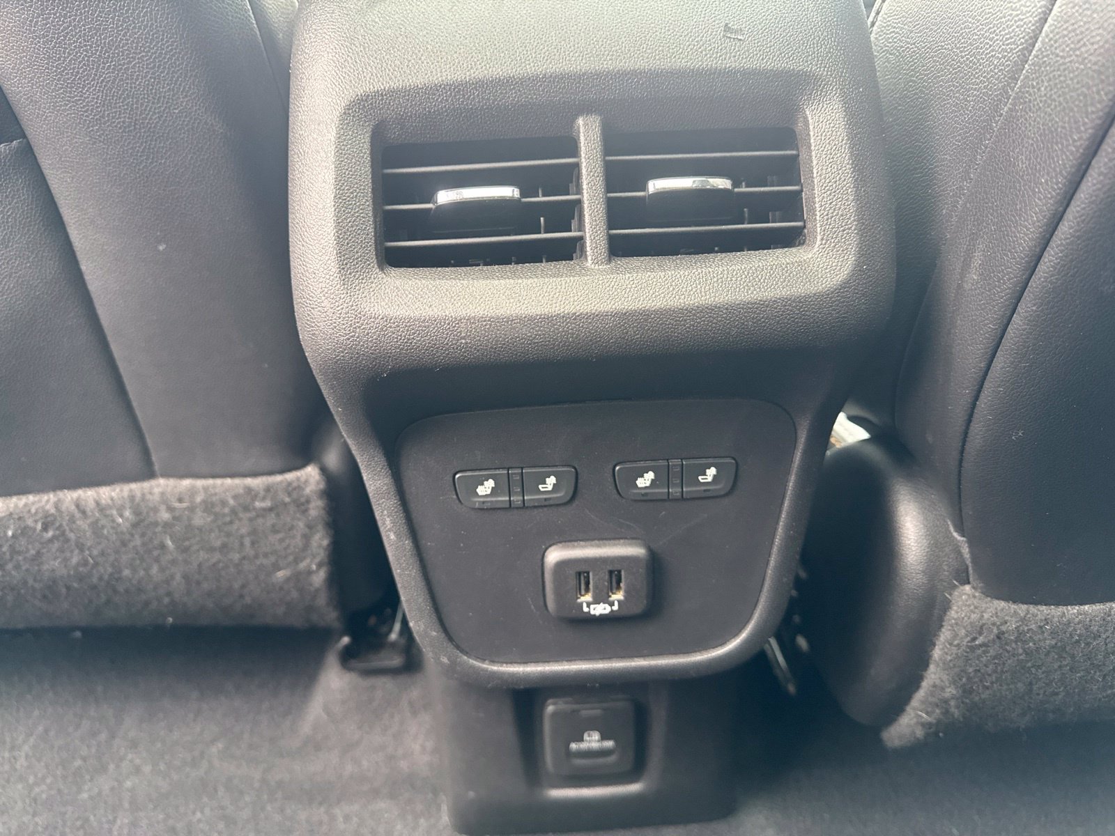 Used 2021 Chevrolet Equinox Premier AWD/4WD image 16