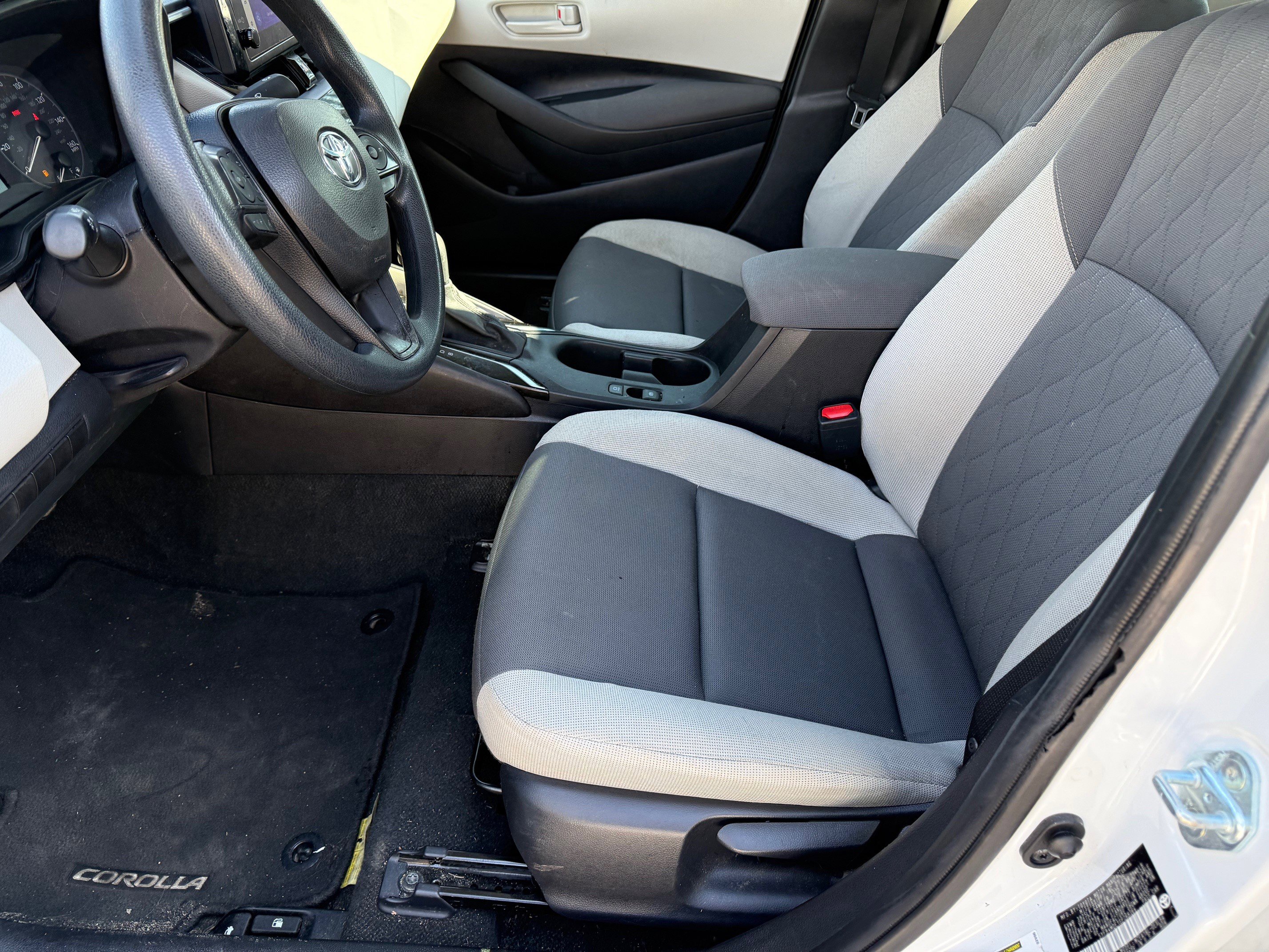 Used 2025 Toyota Corolla LE w/ Convenience Package FWD image 9