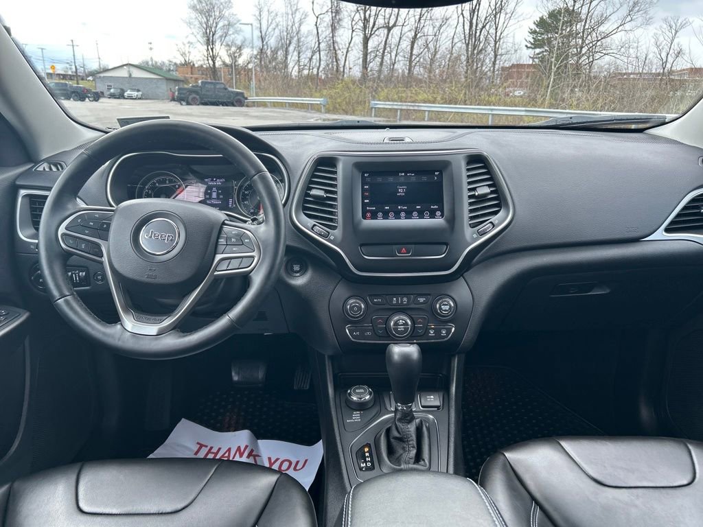 Used 2019 Jeep Cherokee Latitude Plus w/ Comfort/Convenience Group image 11