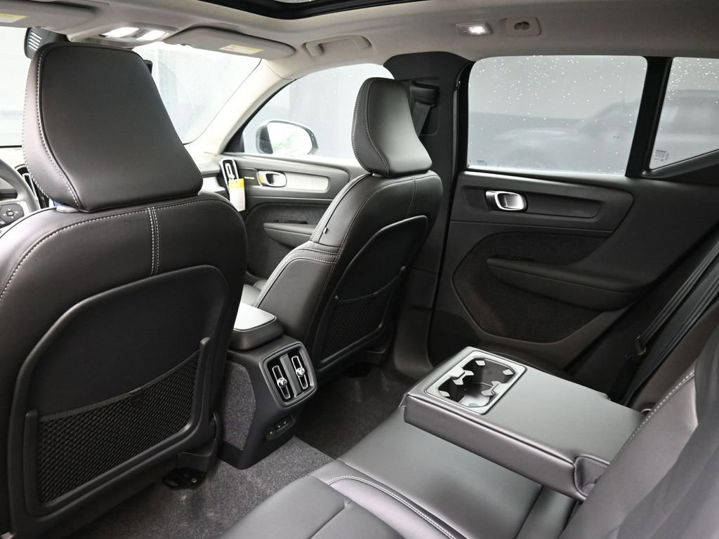 New 2026 Volvo XC40 B5 Ultra w/ Protection Package Premier image 19