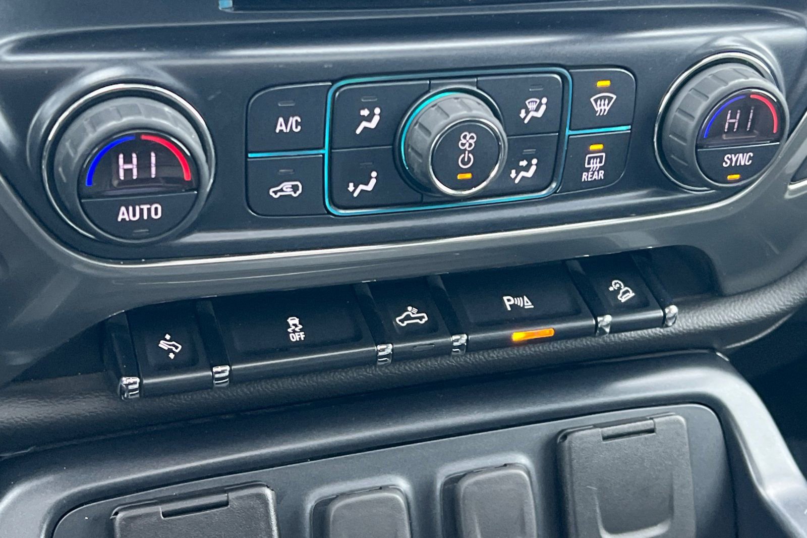 Used 2018 Chevrolet Silverado 1500 LTZ Z71 w/ LTZ Plus Package image 20