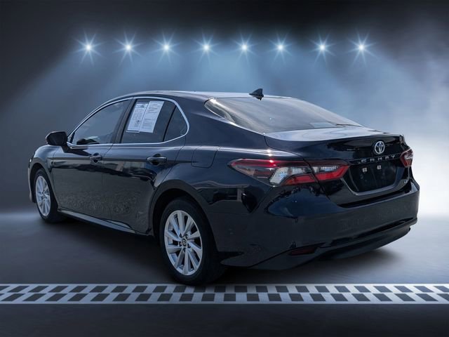 Used 2022 Toyota Camry LE image 5
