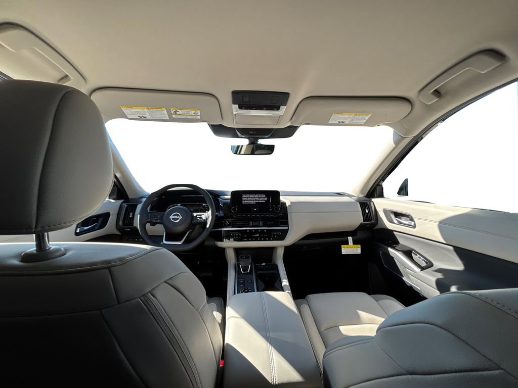 New 2025 Nissan Pathfinder SL image 18