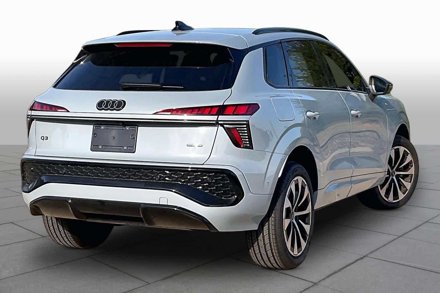 Used 2026 Audi Q3 quattro 2.0T w/ Driver Assistance Package AWD/4WD image 13