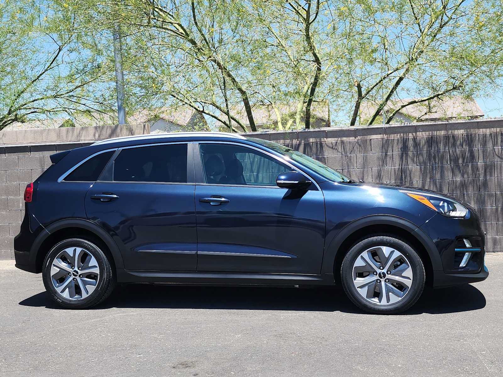 Used 2022 Kia Niro EX FWD image 9