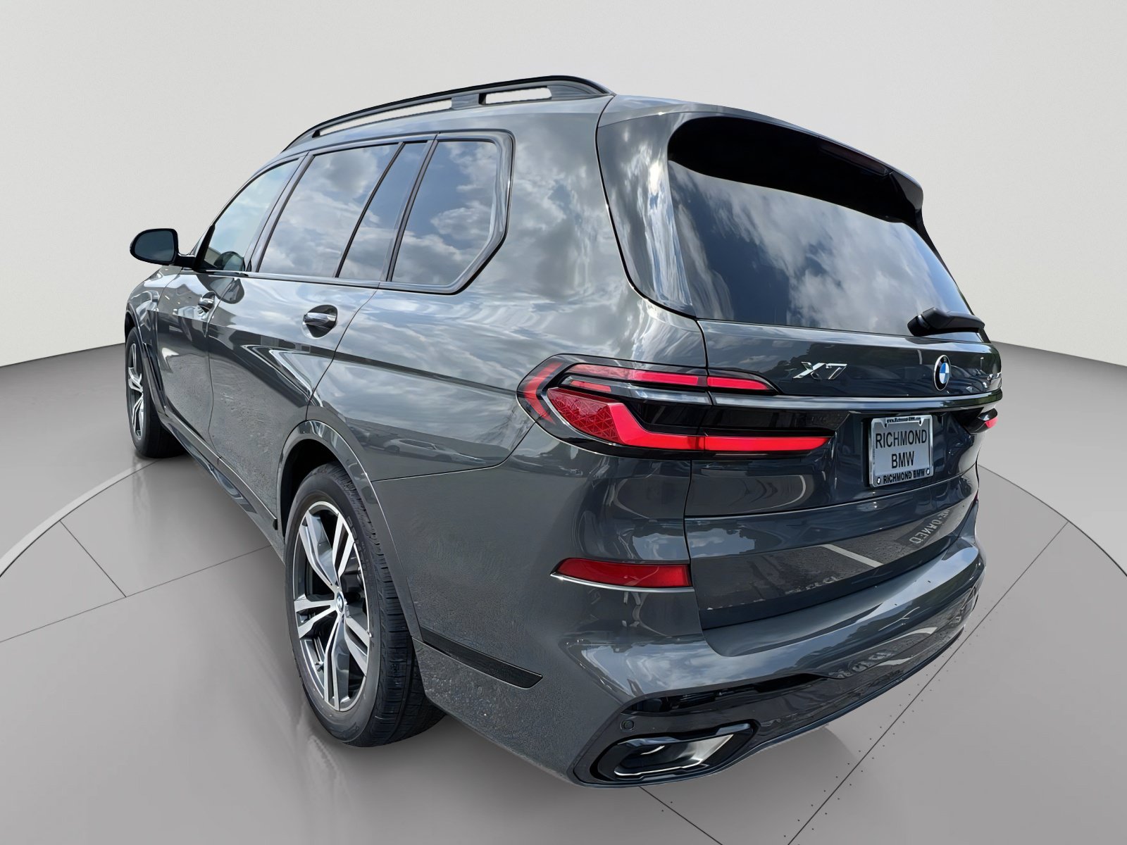 New 2027 BMW X7 xDrive40i w/ M Sport Package AWD/4WD image 3