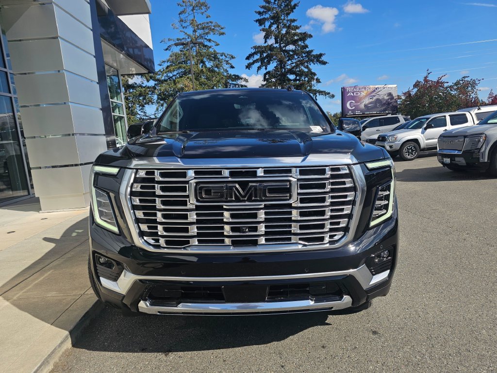 New 2026 GMC Yukon Denali w/ Denali Reserve Package AWD/4WD image 2