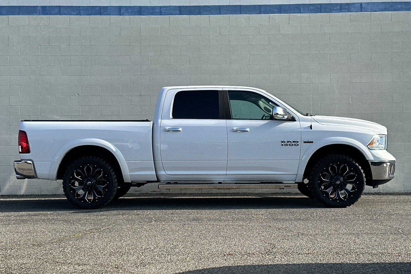 Used 2015 RAM 1500 Laramie w/ Convenience Group RWD image 3