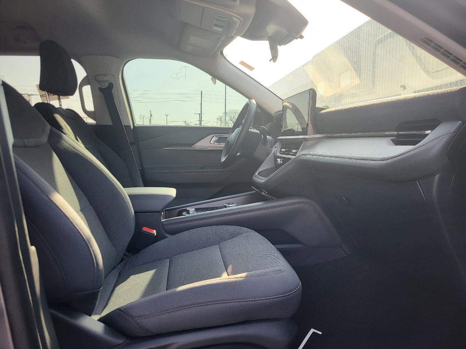 Used 2025 Ford Explorer Active image 13