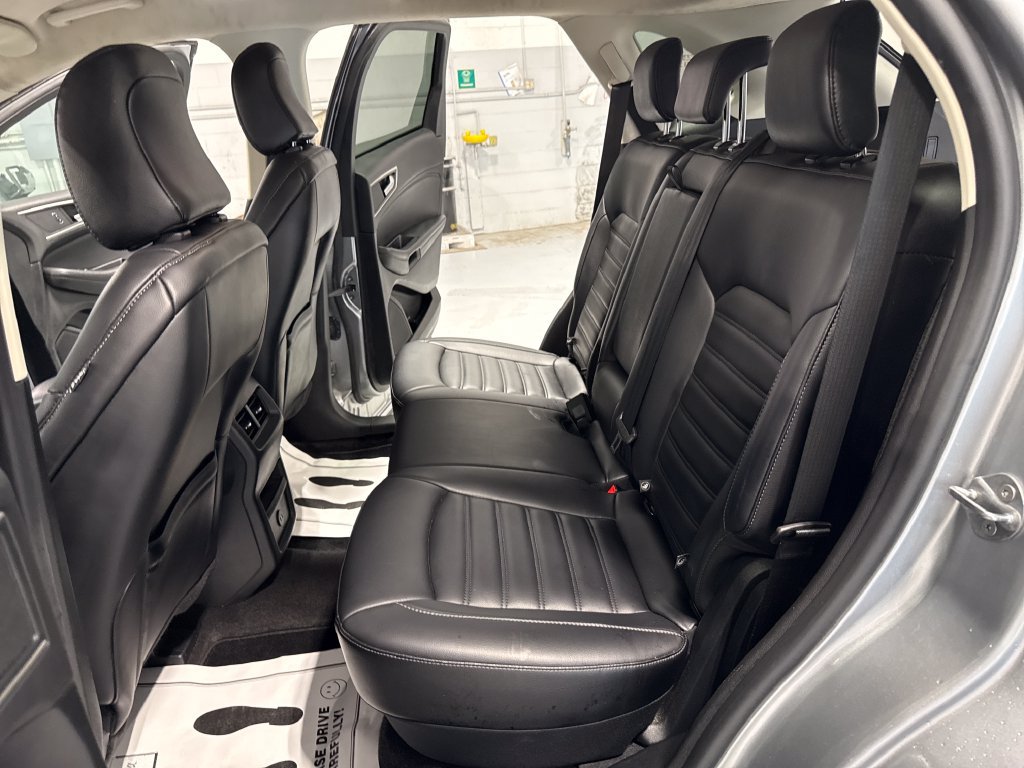 Used 2024 Ford Edge SEL AWD/4WD image 36