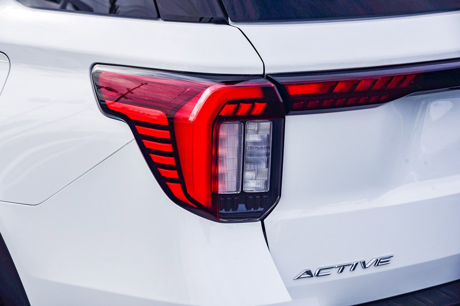 Used 2026 Ford Explorer Active w/ Active Comfort Package image 7