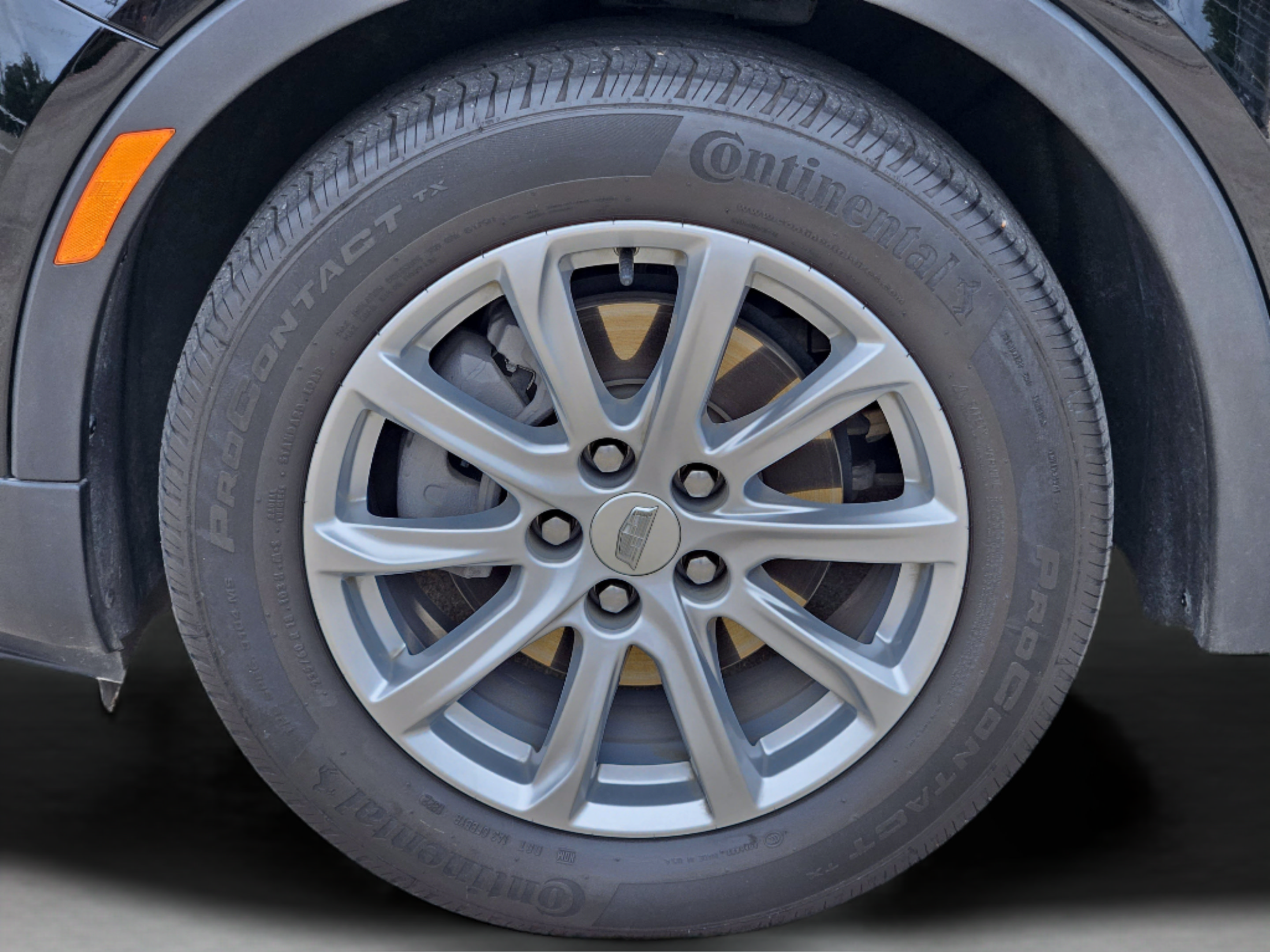 Used 2022 Cadillac XT4 Luxury w/ Cold Weather Package FWD image 33