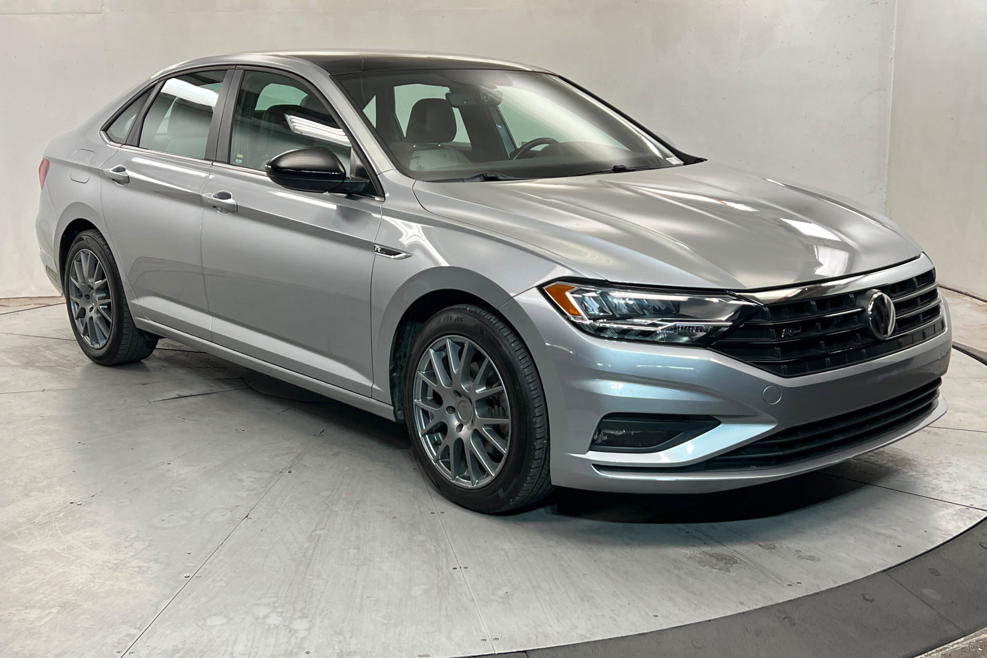 Used 2020 Volkswagen Jetta R-Line w/ R-Line Cold Weather Package FWD image 7