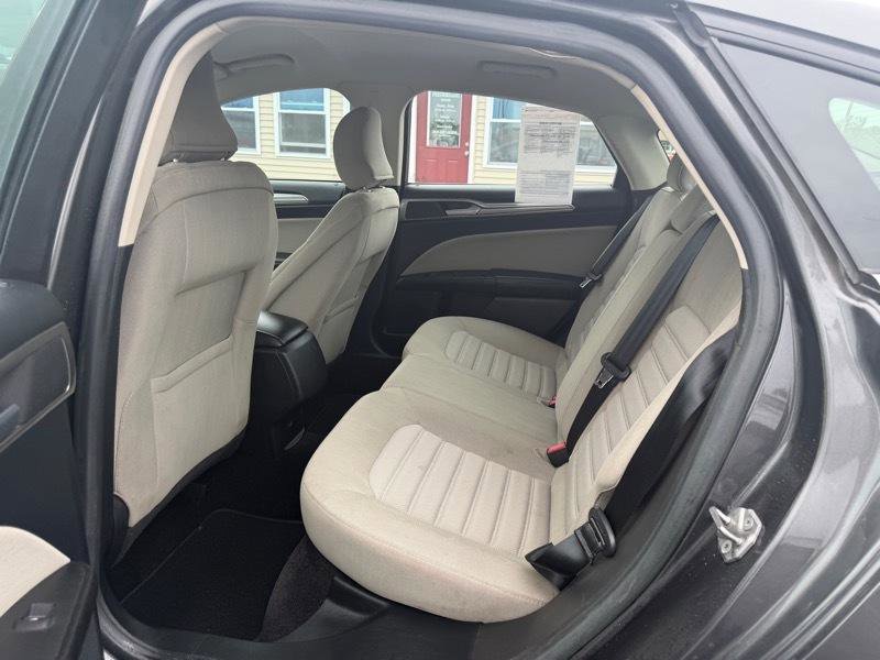 Used 2017 Ford Fusion S FWD image 4