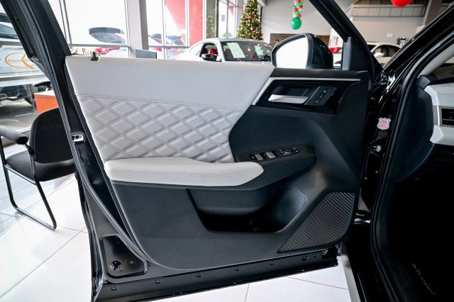 Used 2024 Mitsubishi Outlander SEL Black Edition image 16