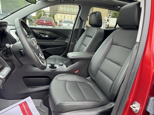 Used 2024 GMC Terrain SLT image 11