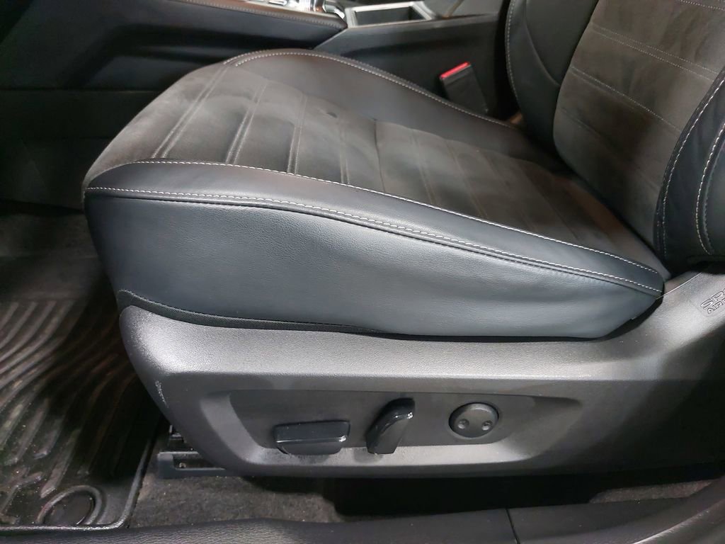 Used 2024 Mitsubishi Outlander SE image 30