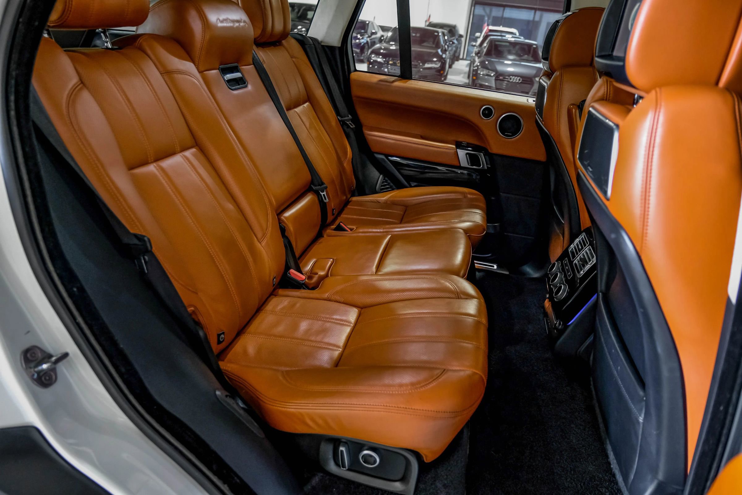 Used 2016 Land Rover Range Rover Autobiography image 47