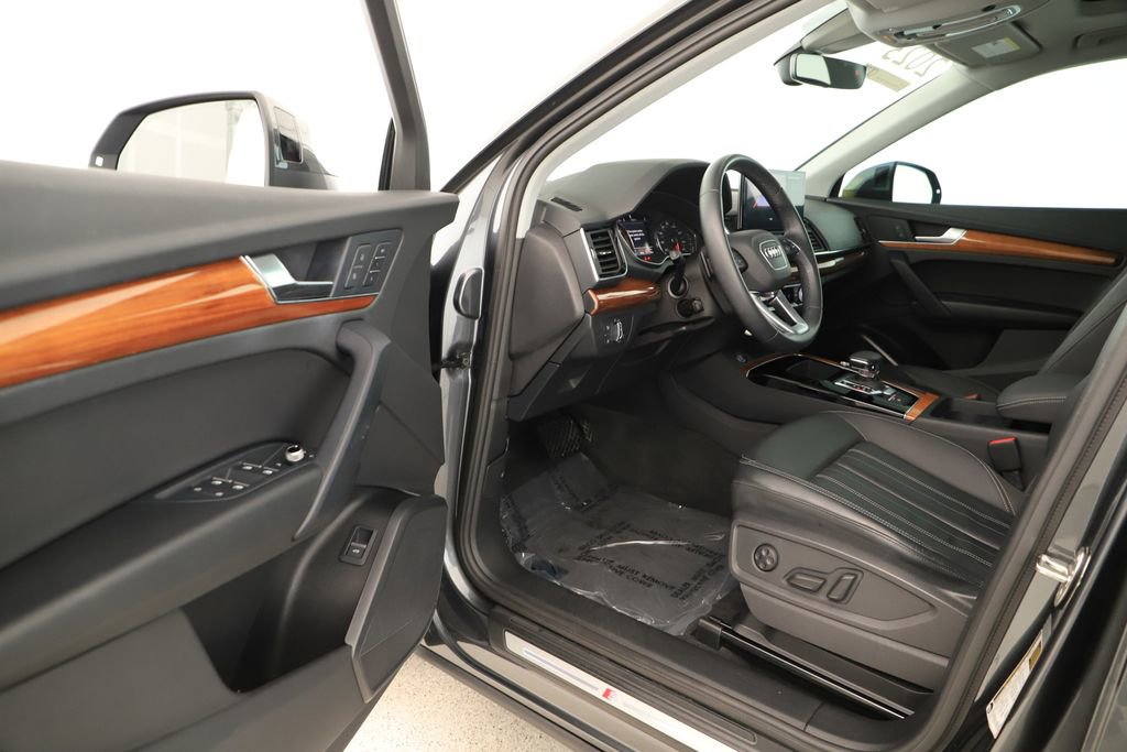 Certified 2023 Audi Q5 2.0T Premium w/ Convenience Package image 14