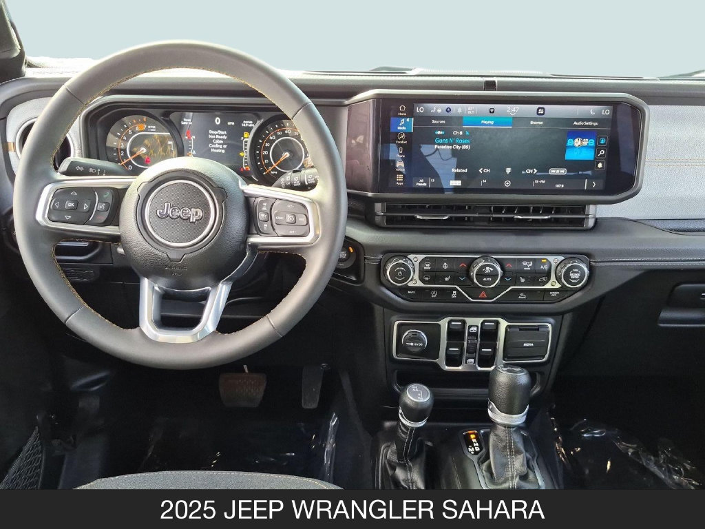 Used 2025 Jeep Wrangler Unlimited Sahara AWD/4WD image 13