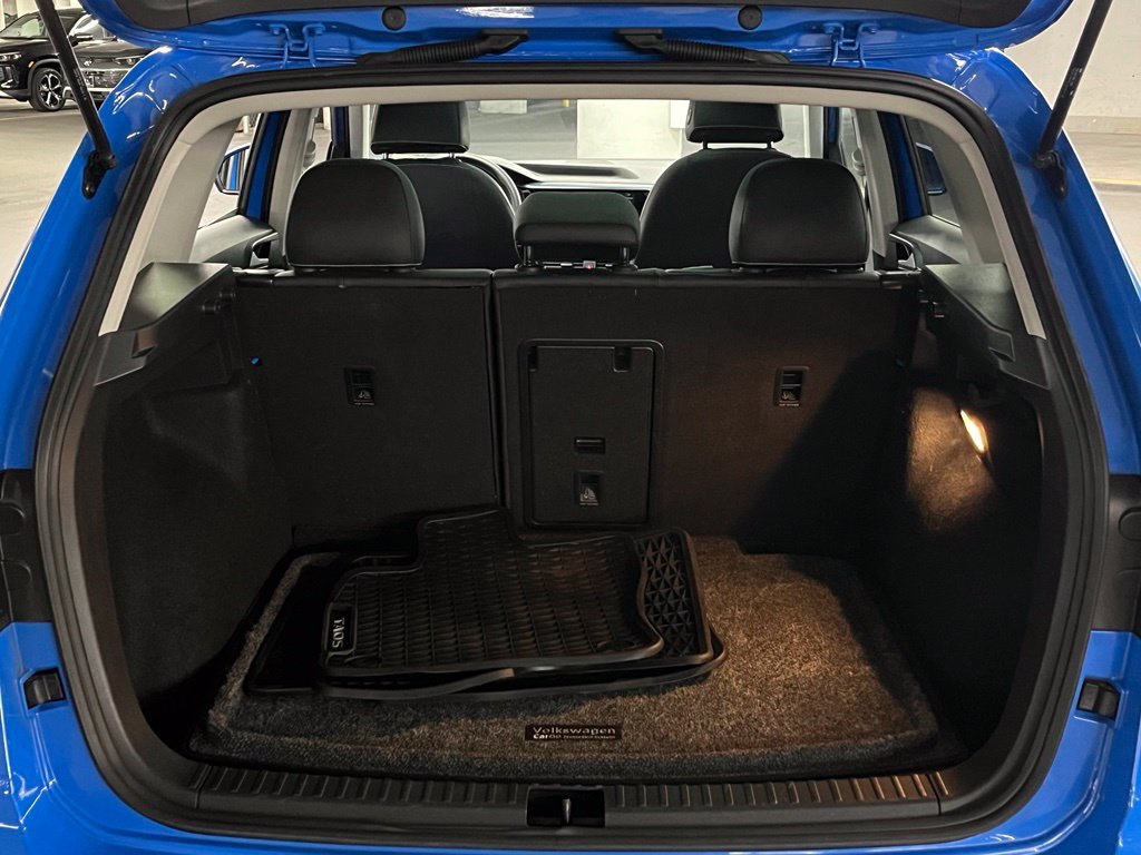 Used 2023 Volkswagen Taos SE w/ Panoramic Sunroof Package AWD/4WD image 39