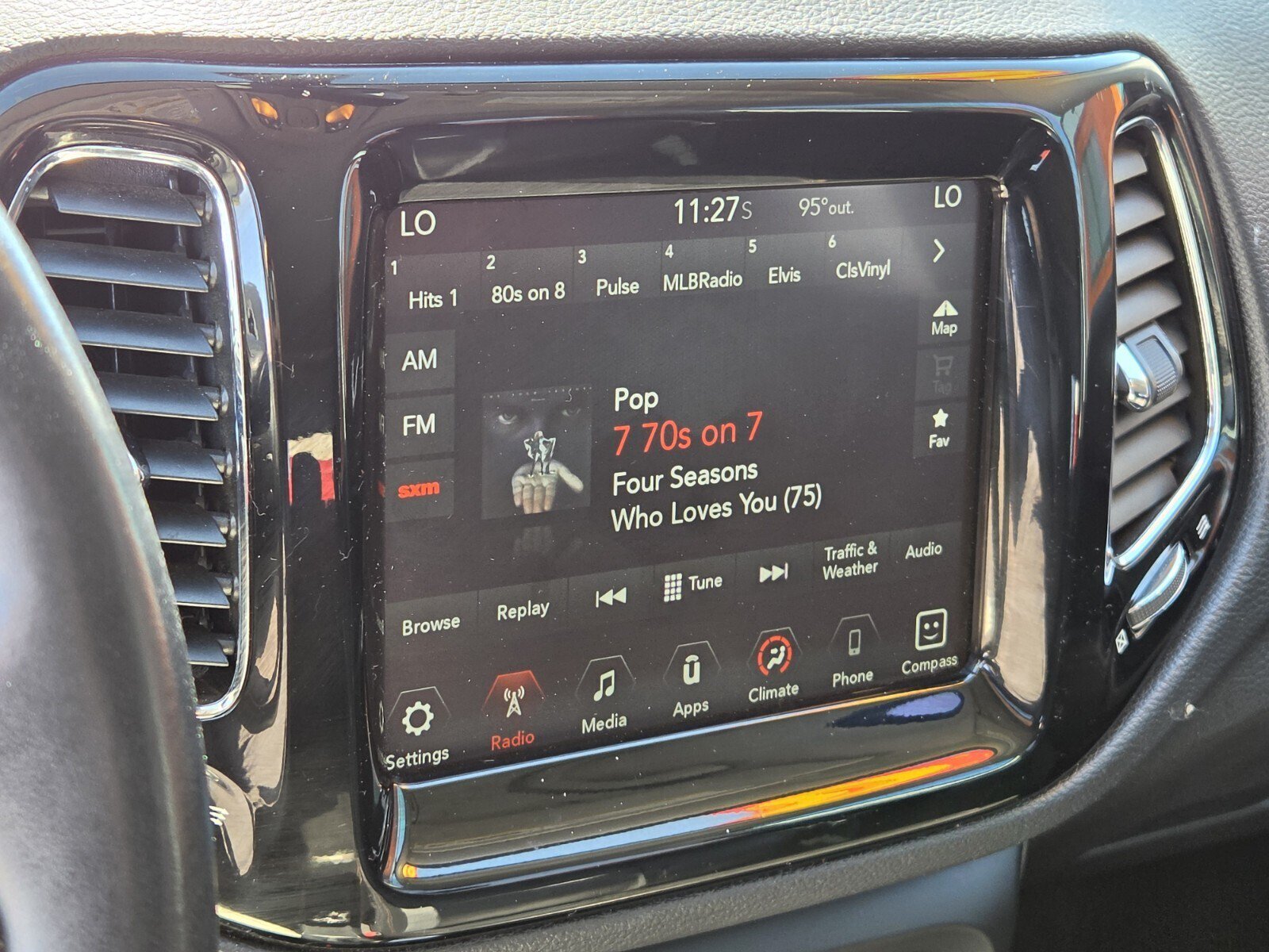 Used 2018 Jeep Compass Limited w/ Navigation Group AWD/4WD image 18