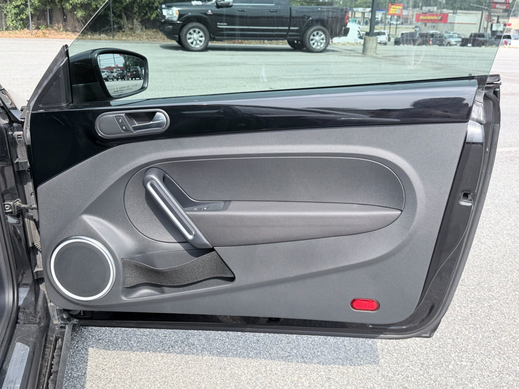 Used 2013 Volkswagen Beetle 2.5 FWD image 23